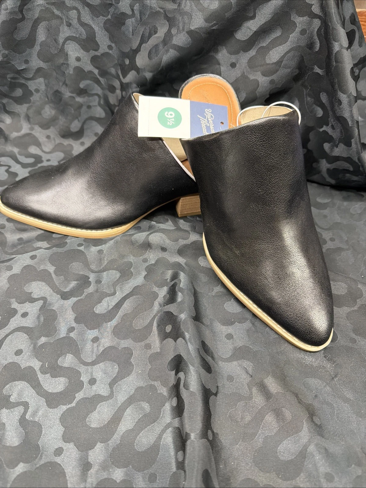 UP- UNIVERSAL THREADS Black Womens Shoes Size 9.5 Tara Slip On Mules Block Heel