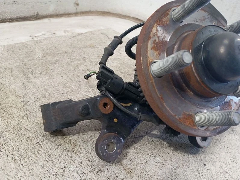 2015-2020 Ford Mustang Front Right Passenger Spindle Knuckle Assembly Oem 15-20 - Image 2 of 4