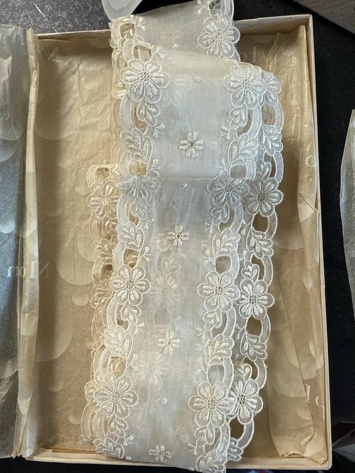 Borde de encaje de nailon vintage de los años 40 80” sin usar en caja - W.A. Green Co. Dallas TX Foto 2 de 4