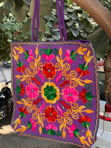 Women Multicolor Hand-held Bag Handcrafted Banjara Woolen Work Hand Bag - Picture 5 of 16