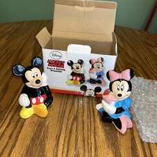 Mickey & Minnie Mouse Disney Salt & Pepper Cermic Shakers  3.5&rdquo;x3&rdquo; EUC!!