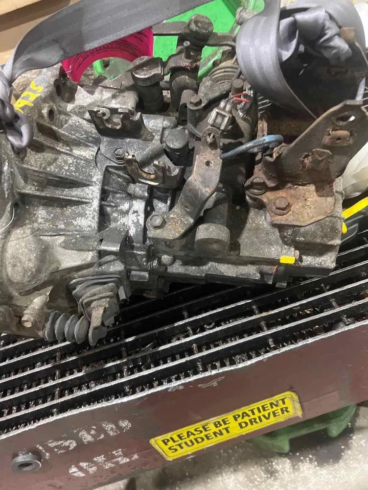 Transmisión TOYOTA MR2 1.8L 01 02 5 velocidades seg. Foto 2 de 4