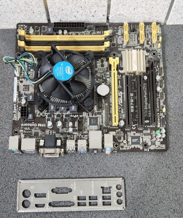 ASUS Q87M-E Motherboard LGA 1150 Micro ATX for 4th Gen Q87 Chipset HDMI