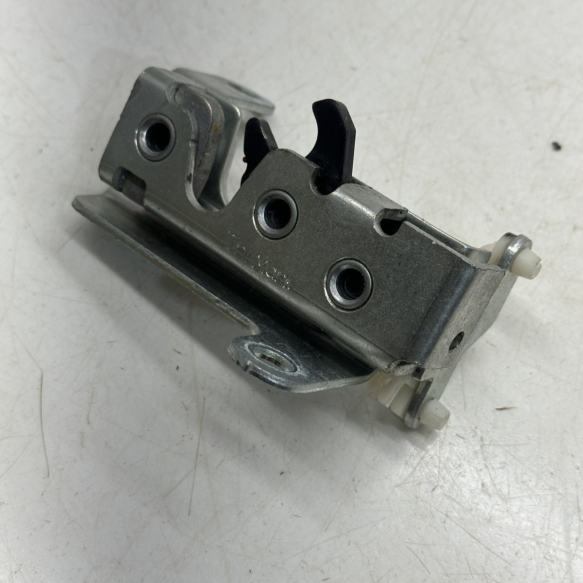 ドナ 2024 Can-Am Defender HD10 Limited RH Front Door Latch | Genuine OEM