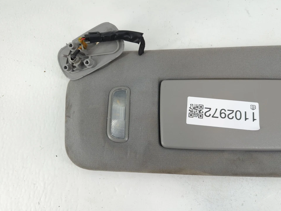 Espejo parasol izquierdo gris LNMV2 GMC YUKON XL 1500 Driver Foto 4 de 4