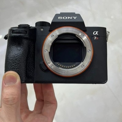 Sony Alpha A7R III A7RM3 ILCE-7RM3 42.4MP Mirrorless Digital Camera Body Only