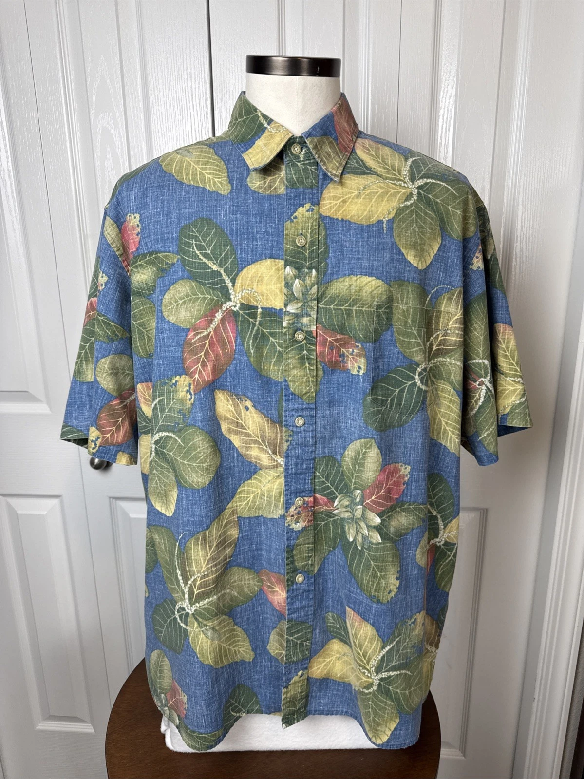 Reyn Spooner Hawaiian Aloha Shirt Plumeria Tree Floral Reverse Print Men’s XXL
Opens in a new window