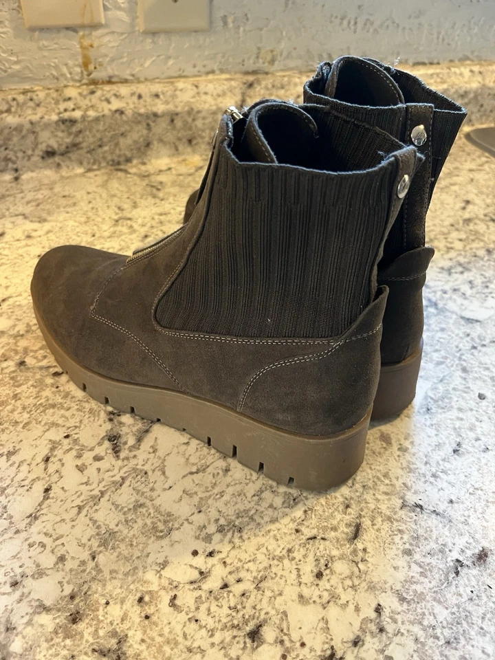 Women’s Anne Klein Flex Green Suede, Sock  Front Zip Wedge Bootie - Size 8 - Изображение 2 из 4