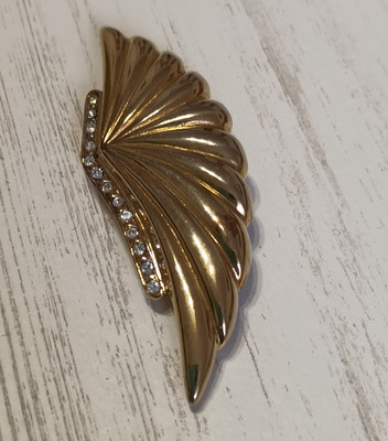 Elegante Goldfarbende Vintage Brosche / Anstecknad Glitzernden Steinen Stempel A
