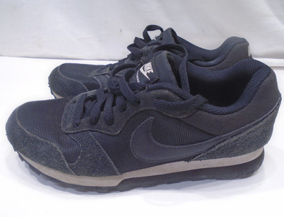 Nike MD Runner 2 Womens Size 7.5 Style 749869-001 Black Sneakers