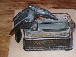 RARE! 1890's Cast Iron Bird Match Holder  Grabber-Old Lighter Antique Item NICE!