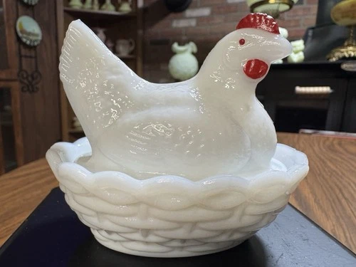 Vintage Westmoreland White Milk Glass Hen On Nest Candy Dish 3.5”