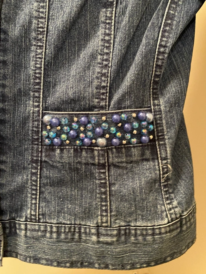 Ladies’ Ruby Rd. Petite Denim Jacket With Beaded Collar And Pockets Size 6P - Image 2 of 4