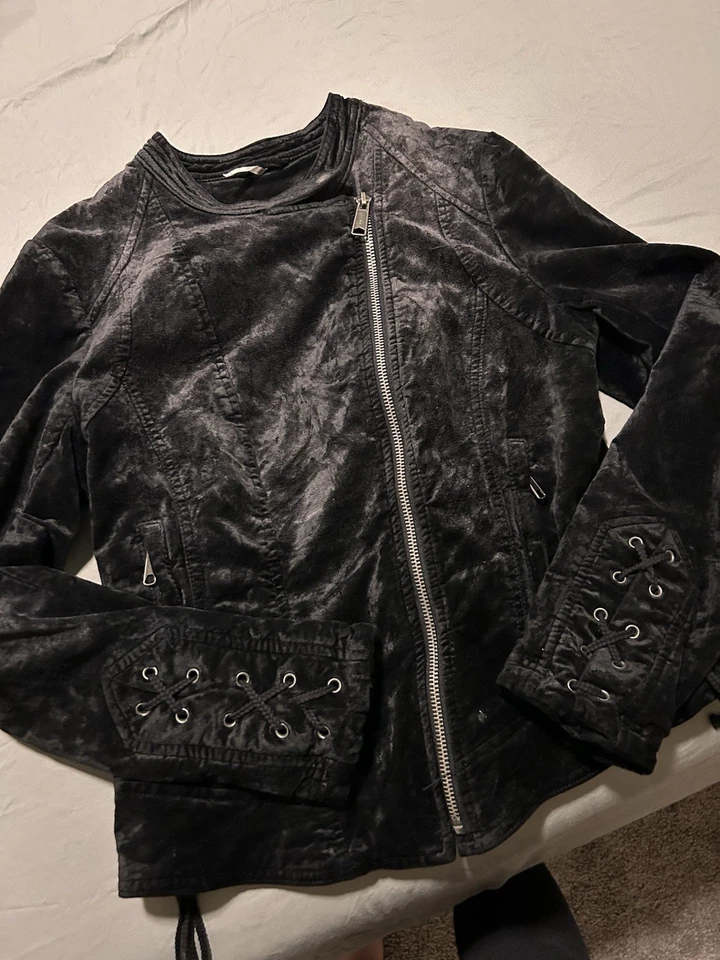 Free People 黑色天鹅绒摩托女式夹克,尺寸 M,Grunge Goth — 第 2/4 张图片
