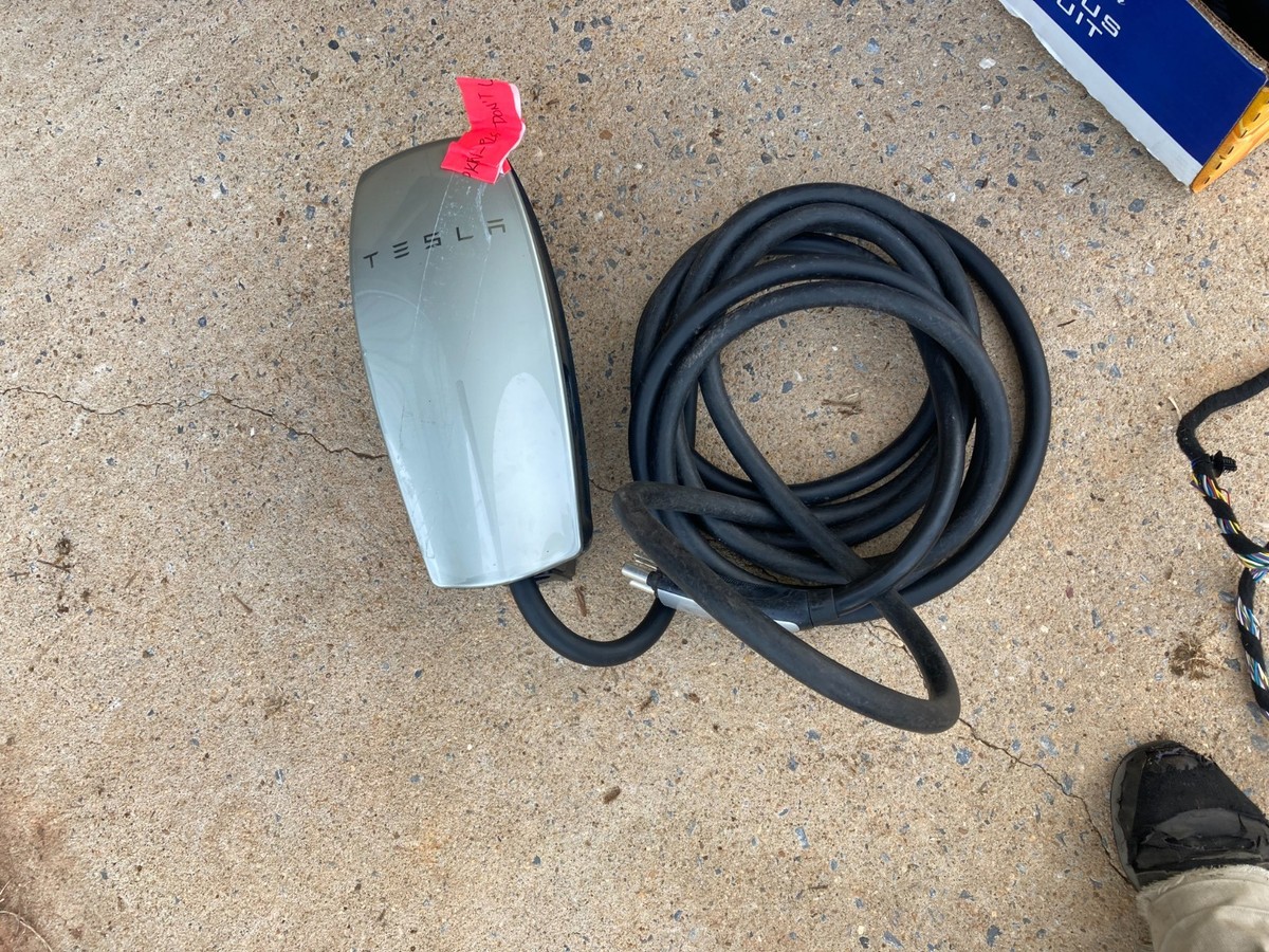 Tesla High Power Wall Connector 80A HPWC Charger 24 feet 1050067