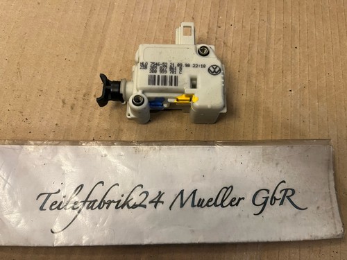 VW Bora Passat 3B BG Kofferraum Stellmotor Heckklappe 3B827061B / 3B0959781C