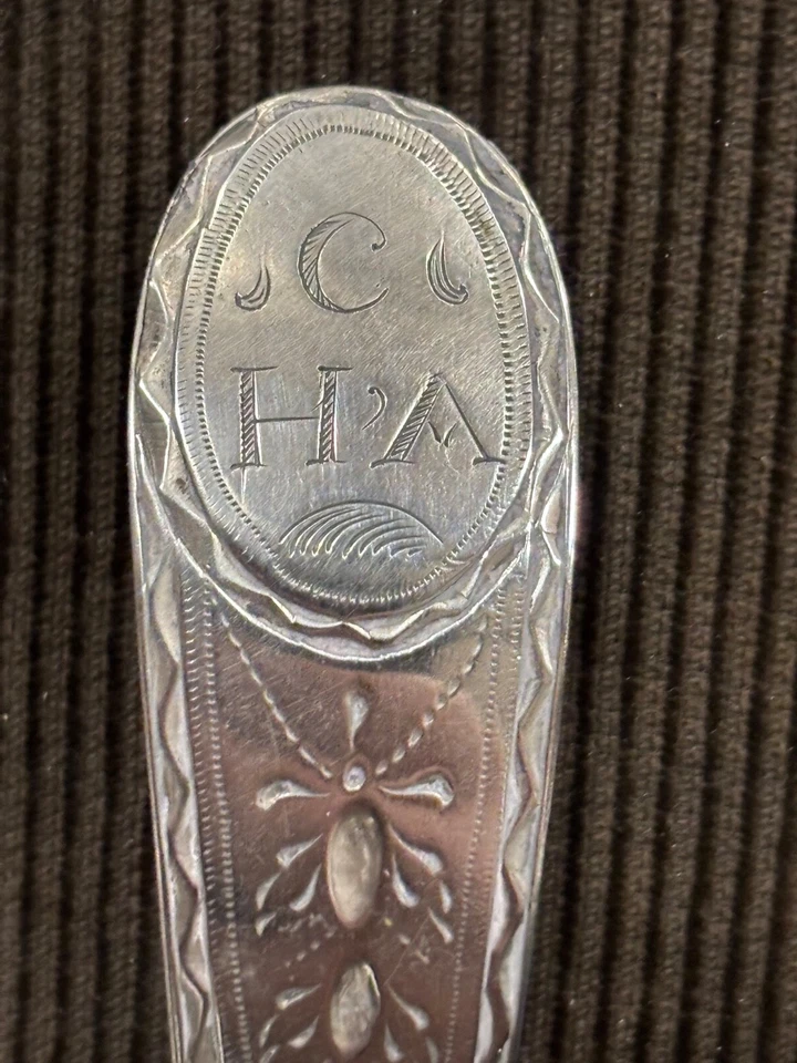 c.1740 Колониальная Бостонская Американская Монета Серебряная сервировочная ложка опосс Эндрю Тайлер - Изображение 4 из 4