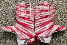 9/15/19 Oakland Raiders Vs. Kansas City Chiefs Damien Williams Game Used Gloves