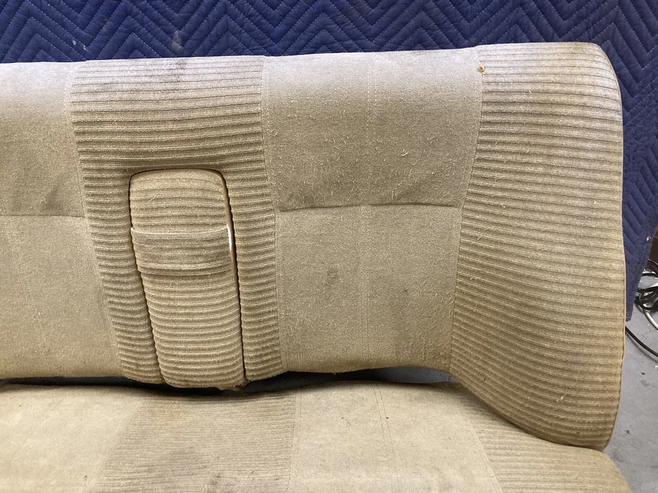 Volvo 242 240 244 1975-1985 asiento de banco trasero bronceado pasajero OEM #1686M Foto 2 de 4