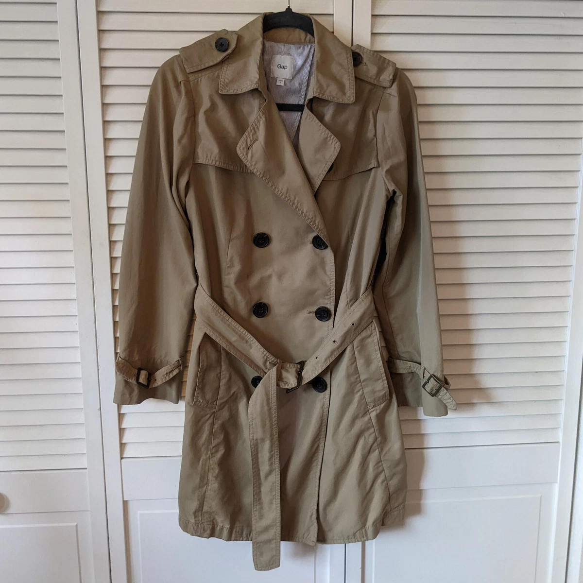GAP beige doubled breasted belted trench coat with shoulder straps