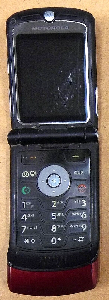 Motorola RAZR V3m - Red and Black ( nTelos ) Very Rare CDMA Flip Phone - Image 2 of 3