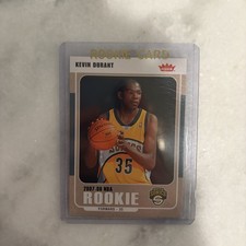 Kevin Durant 2007-08 Fleer NBA Rookie #212 Seattle SuperSonics RC Star KD Card. rookie card picture