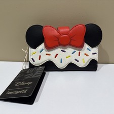 Cartera Plegable Loungefly Disney Minnie Mouse Dulces Colección Cupcake Lunares