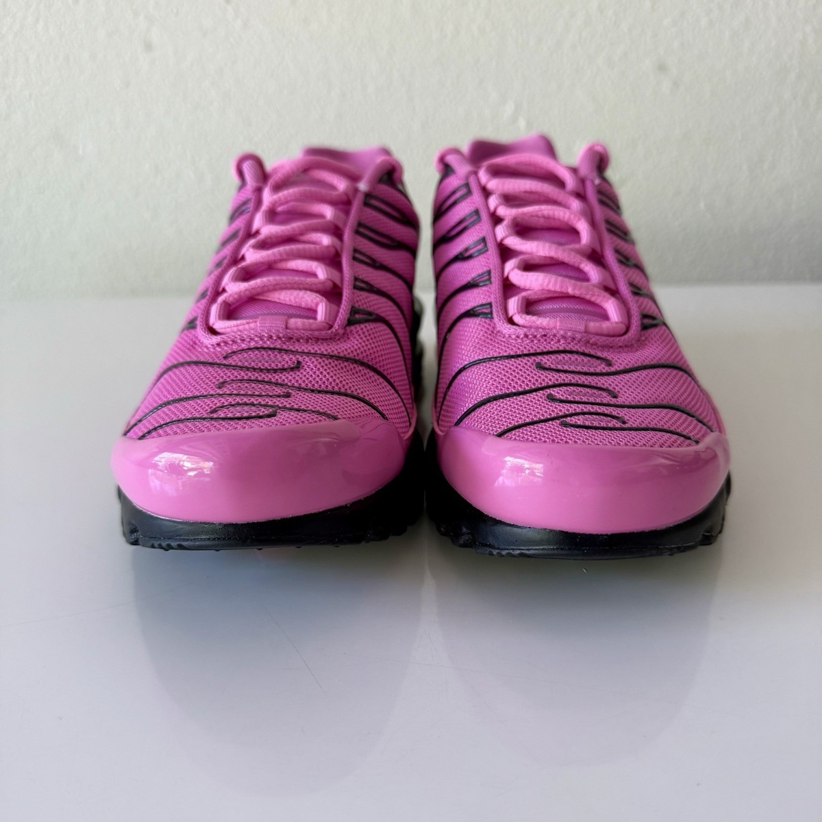 Nike Air Max Plus SE Running Shoes (Pink/ Black) US 6.5 Women's