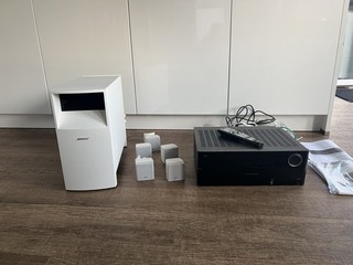 Bose Acoustimass 6 Series III Heimkino Weiß mit Harman / Kardon AVR170