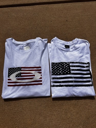 Oakley Mens S Small Short Sleeve T-Shirt Graphic Tee White American Flag 2 Pack