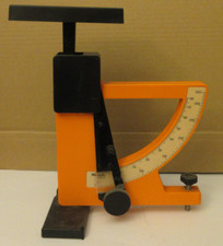 Briefwaage, Kunststoffe, orange, voll funktionsfähig, ca. 80er Jahre