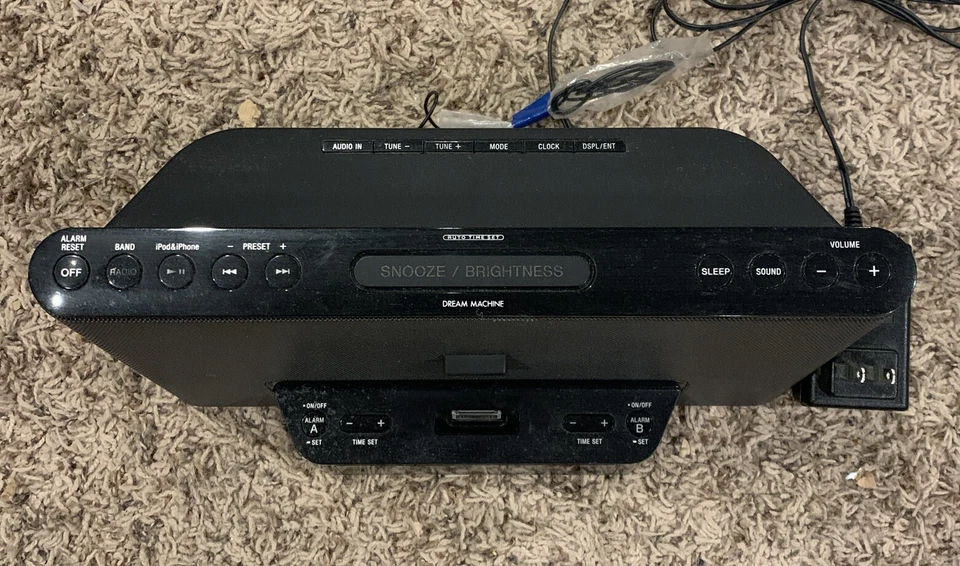 Sistema de radio de acoplamiento de audio personal original Sony (ICF-CS15iP) para iPod/iPhone Foto 2 de 4