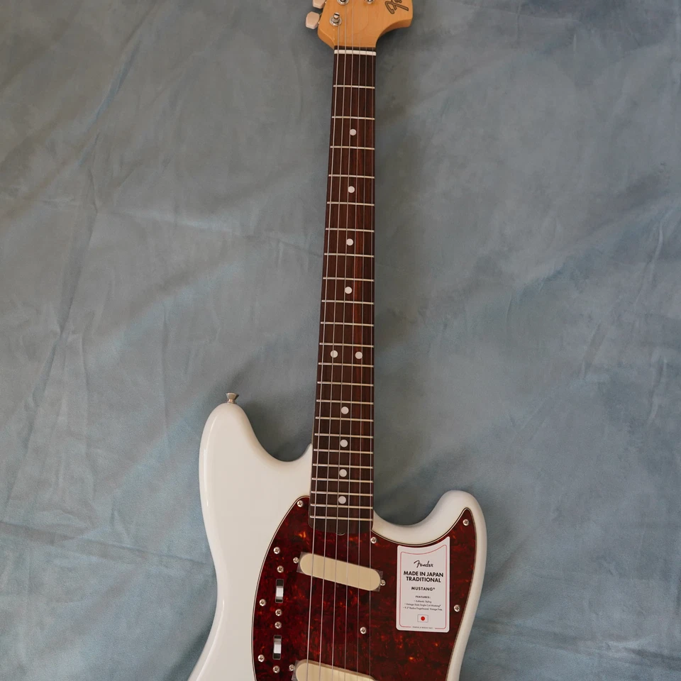 Fender Made in Japan Traditional 60s Mustang Olympic White Electric Guitar - Image 3 of 4