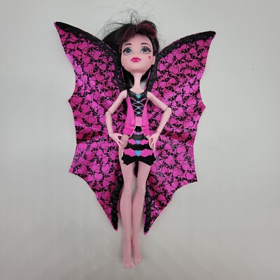 Monster High Ghoul-to-Bat Transformation Draculaura Doll Mattel