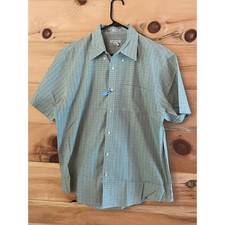 Van Heusen Men's No Iron Plaid Button Down Shirt. Short Sleeve Size Large