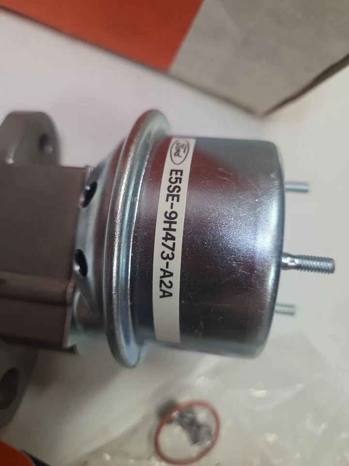Thunderbird 85 86 Motorcraft Ford EGR 1985 1986 válvula E5SZ-9H473-A CX-1097-NOS Foto 4 de 4