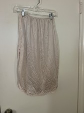 Ladies FLAIR Lt Peach Half Slip Both Sides Split Size Small