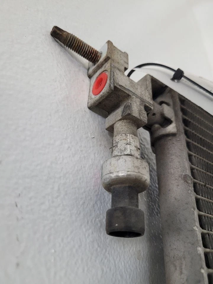 2014-2020 CHEVROLET IMPALA AC Condenser 2.4L 23305638 - Image 3 of 4