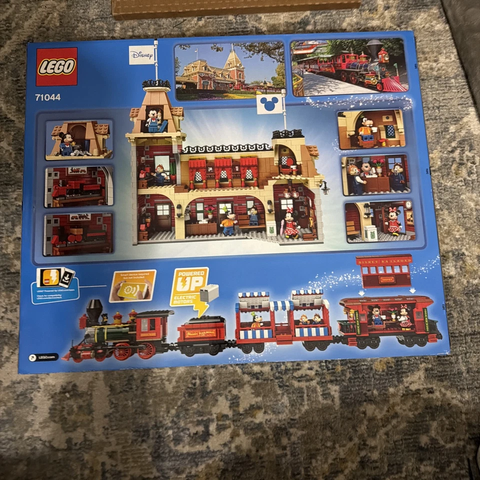 乐高 71044 迪士尼火车站套装全新未拆封退役迪士尼乐园全新! — 第 2/4 张图片