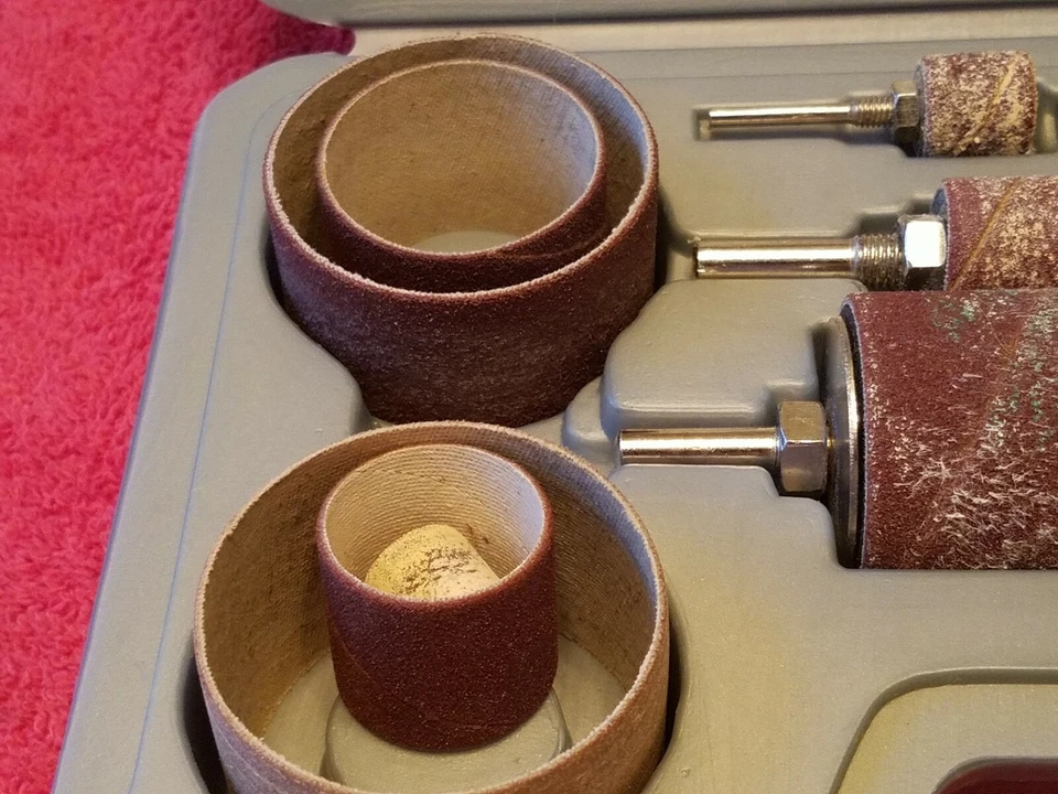 JUEGO DE TAMBOR DE LIJADO DE GOMA EN ESTUCHE Foto 4 de 4