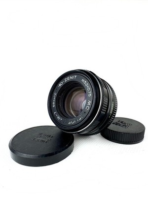 Helios 44M-7 58mm f/2 MC Soviet Lens M42 Portrait Bokeh