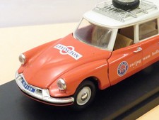 Rio 4113 Citroen DS 19 6 cylindres 1960 Citroën DS 1:43, Die cast