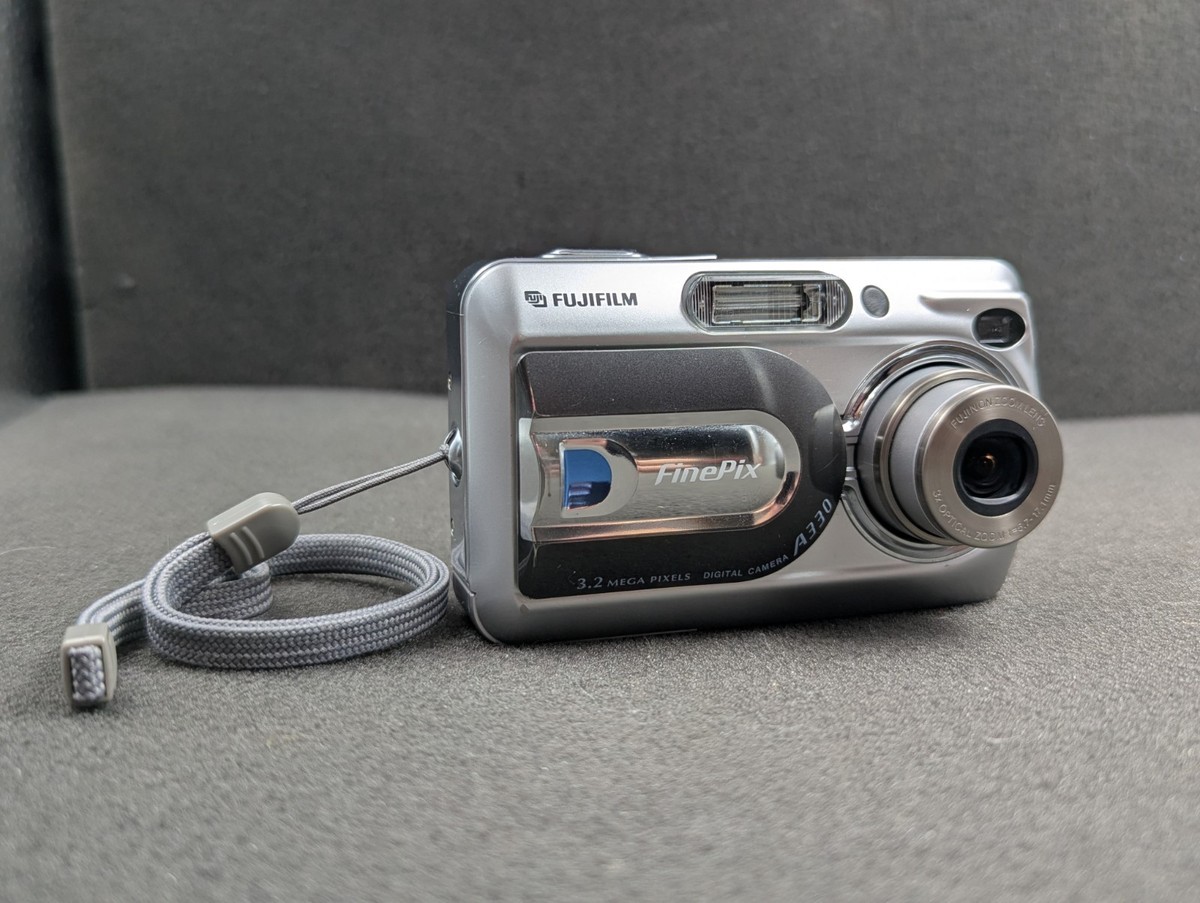 FUJIFILM Finepix A330 FUJI Digital Camera SILVER Blossom Working