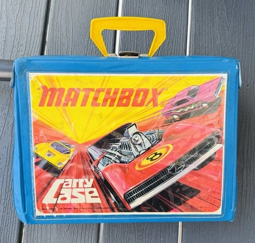 Vintage 1971 Matchbox Diecast Toy Car Plastic Carrying Case Blue w Diecast Lot