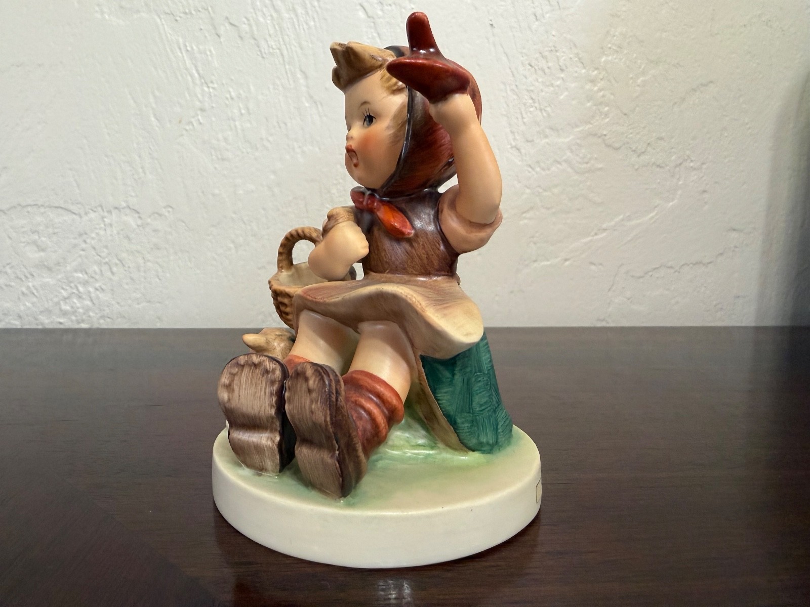 Vintage TMK-5 GOEBEL M. I. Hummel Figurine Farewell #65/I  Germany