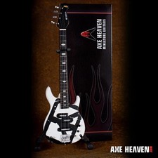Chickenfoot - Axe Heaven Michael Anthony Chickenfoot White Mini Bass Guitar MA-3