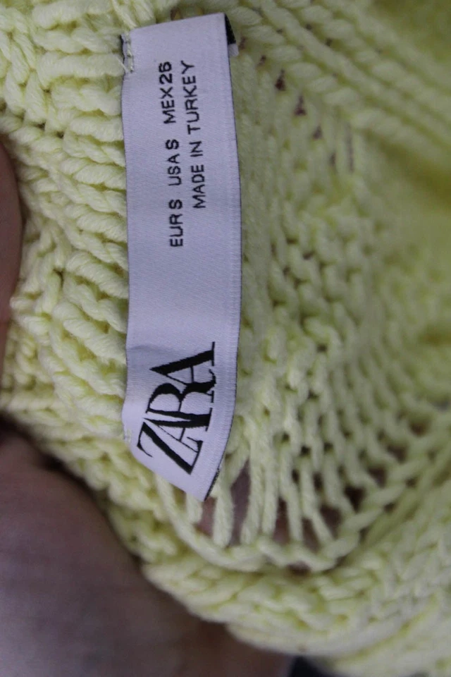 Cárdigan suéter amarillo tejido con joyas Zara para mujer talla pequeña Foto 4 de 4