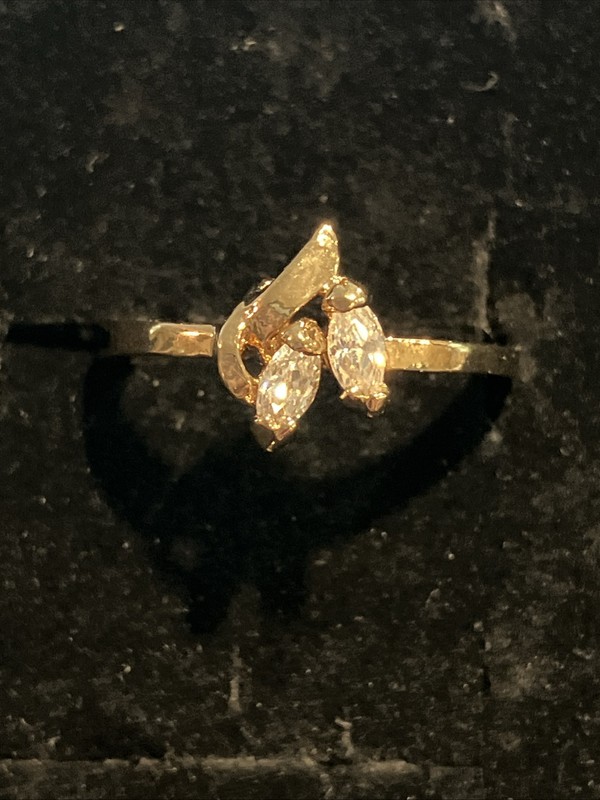 Delicate Cubic Zirconia Cocktail Ring Size 7