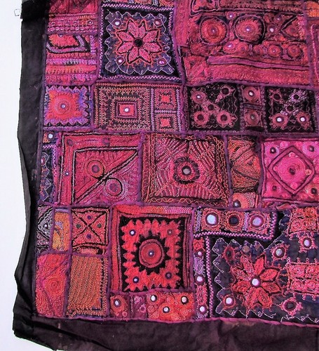 Kutchi Indian Embroidered Patchwork Wall Hanging w/ Mirrors 24" Square Vintage - Picture 2 of 6