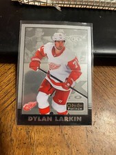 2020-21 Upper Deck O-Pee-Chee Platinum Retro #R-11 Dylan Larkin